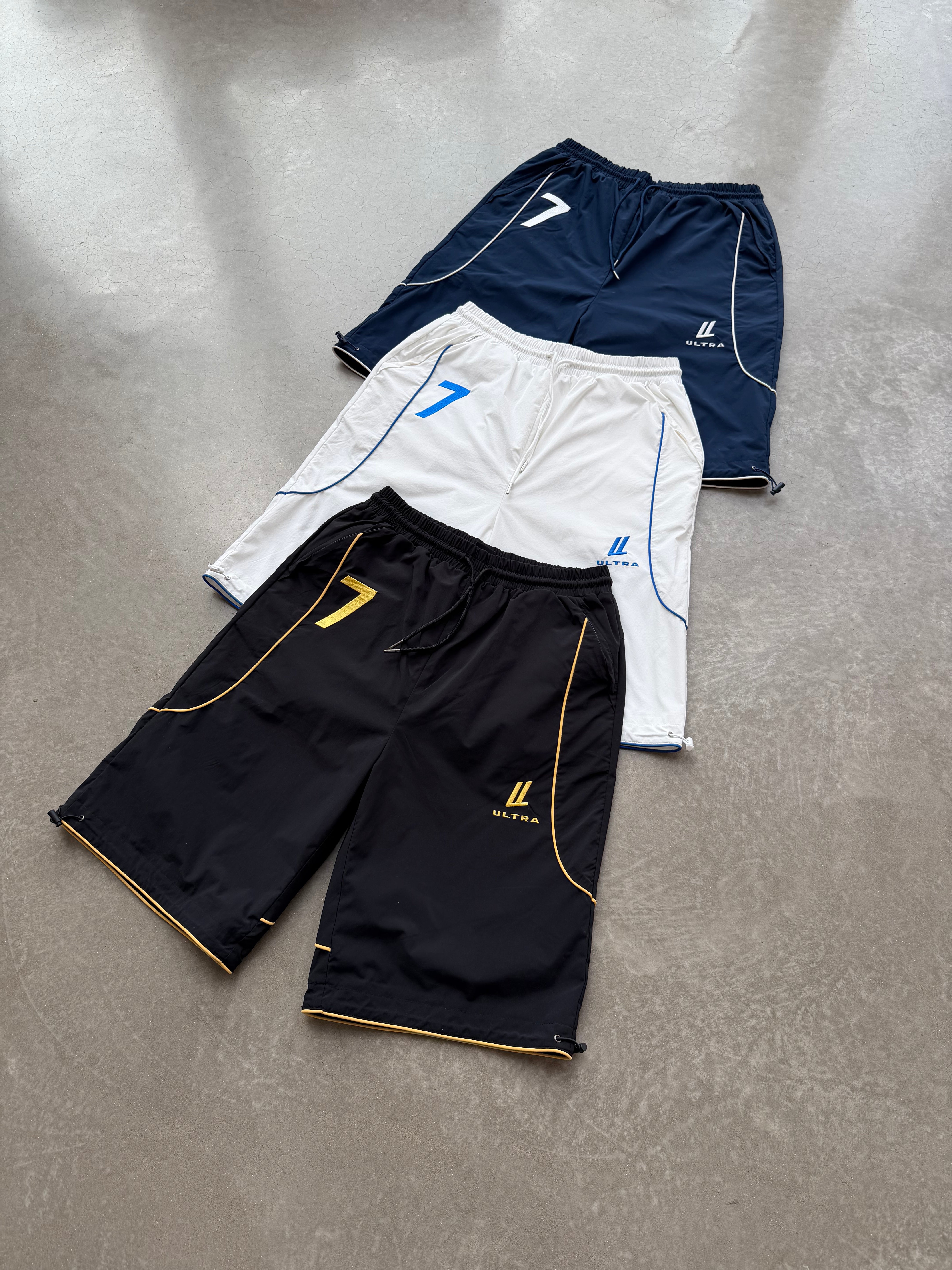 MAESTRO TRACKSHORTS IN WHITE