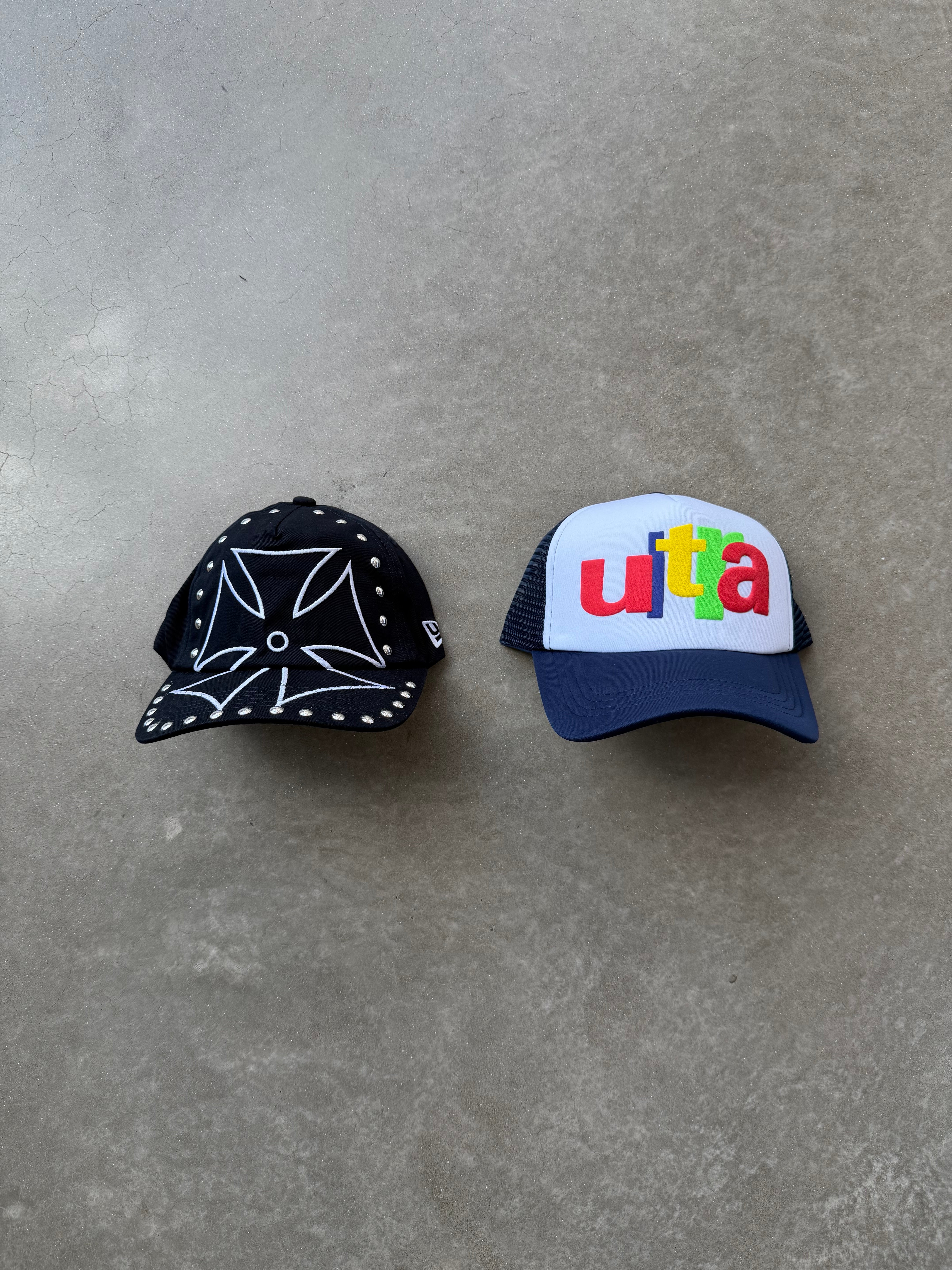 NAVY CHROME SNAPBACK HAT