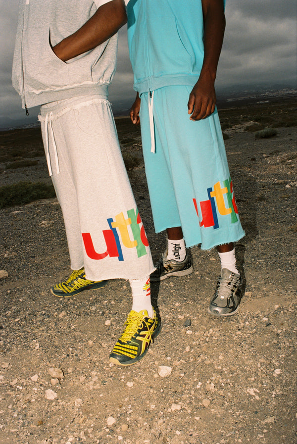 BULLY 3/4 SWEAT SHORTS IN GREY