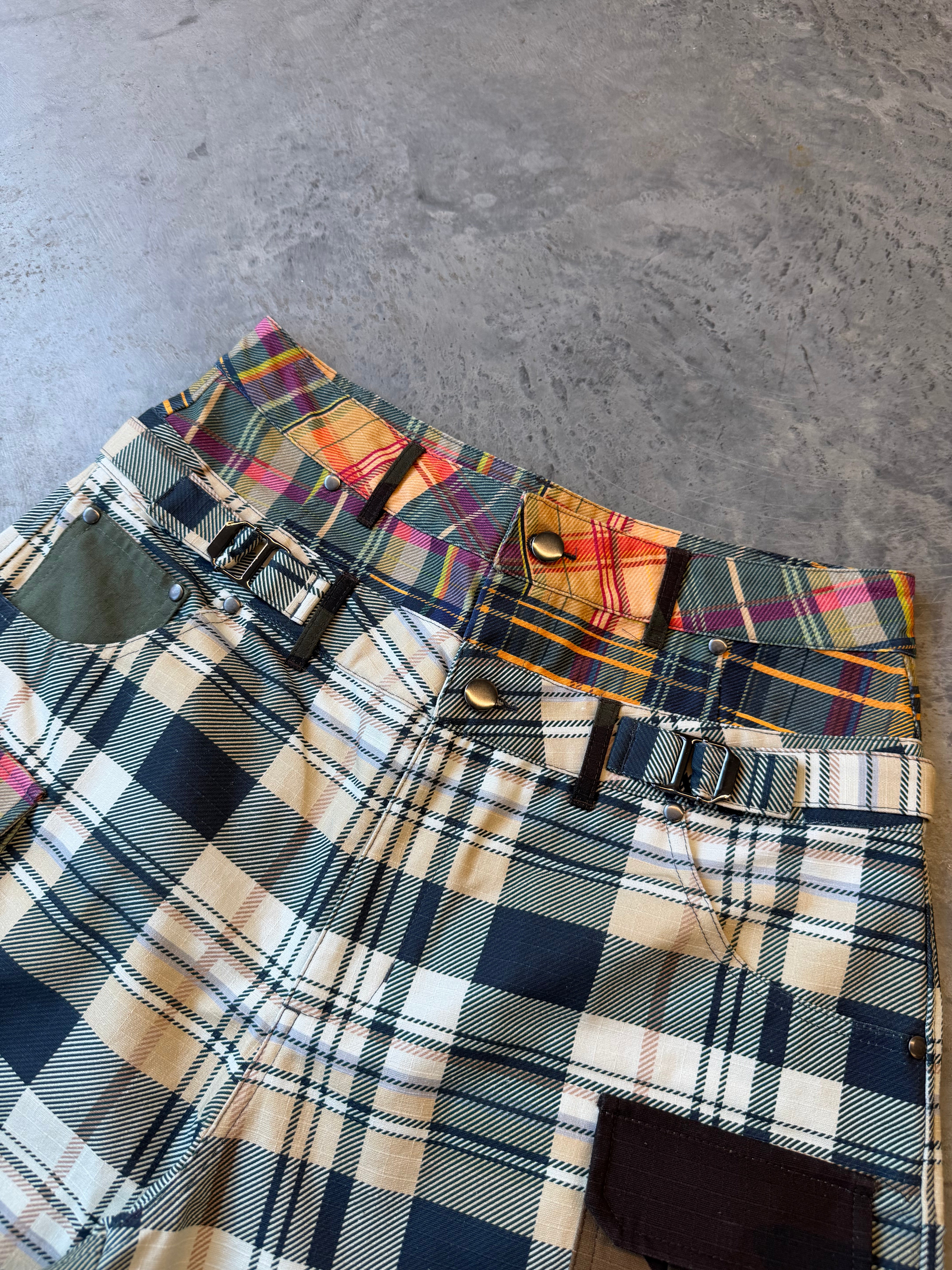 DOUBLE WAIST MULTI-PLAID CARGO SHORTS